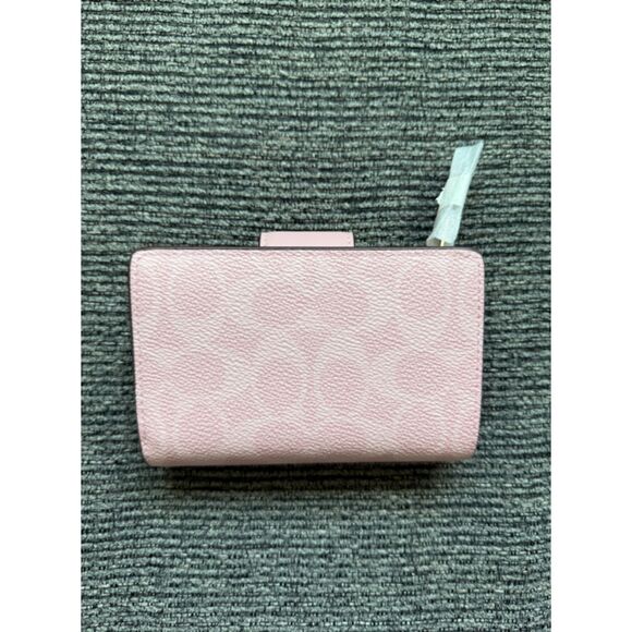 COACH Powder Pink MEDIUM CORNER ZIP WALLET - NWT - DISCOUNTED SHIPPING!! - Picture 3 of 3
